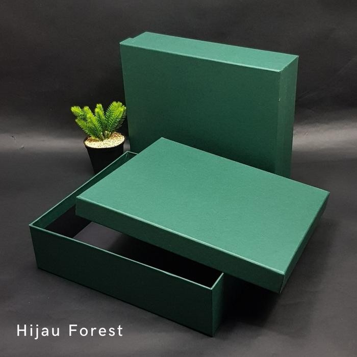 

Pesta- BOX HAMPER - HARDBOX - KOTAK KADO - ukuran 30 cm x 25 cm x 8 Cm