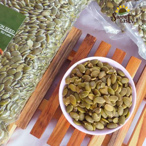 

Pumpkin seeds/ Biji Labu Mentah - Roasted Pumpkin seeds/ Biji Labu Panggang Matang 1000 gr