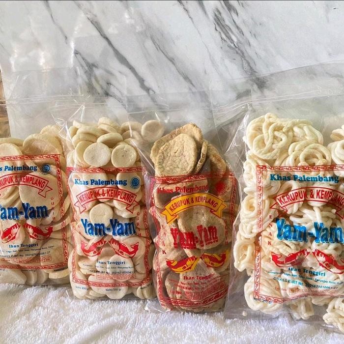 

JTTOP" PAKET 1 KG KERUPUK(KANCING,MINI,KULIT,SANGGUL)