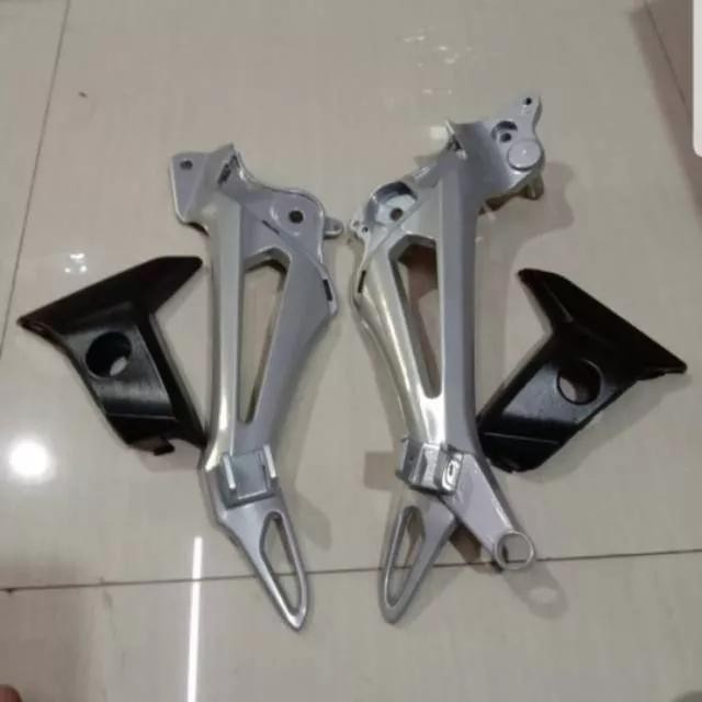 PREMIUM Footstep Step Belakang Honda Supra X 125 New Doble disc