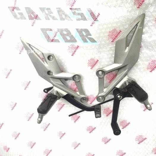 PREMIUM Footstep Depan CBR150R Facelift - Pijakan Kaki CBR 150R- BEKAS