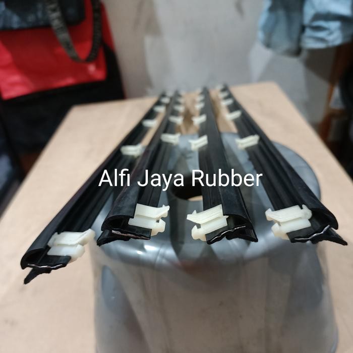 Pelipit Kaca Mobil Kijang Super/Kapsul