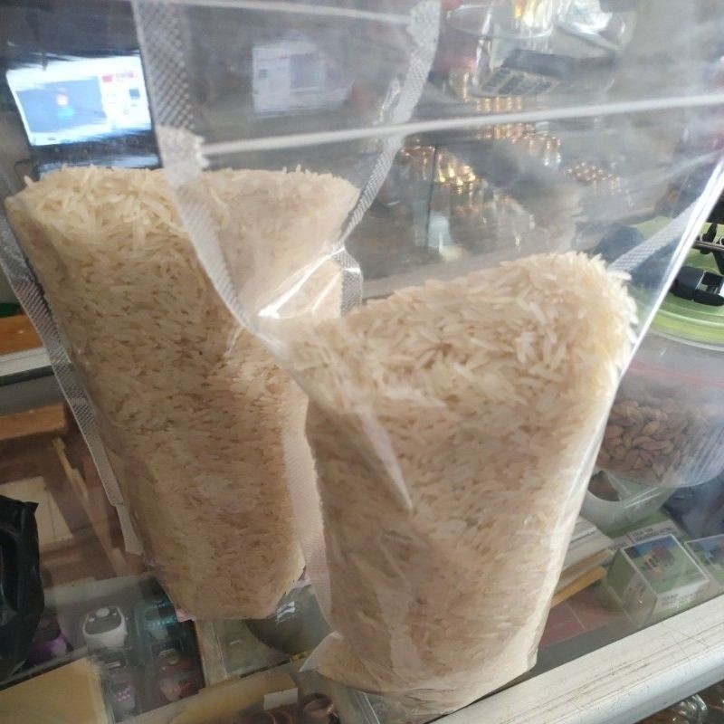 

Sensasi Lezat Beras Basmati Abu Kass Premium Rice Basmati 1Kg / 1/2Kg