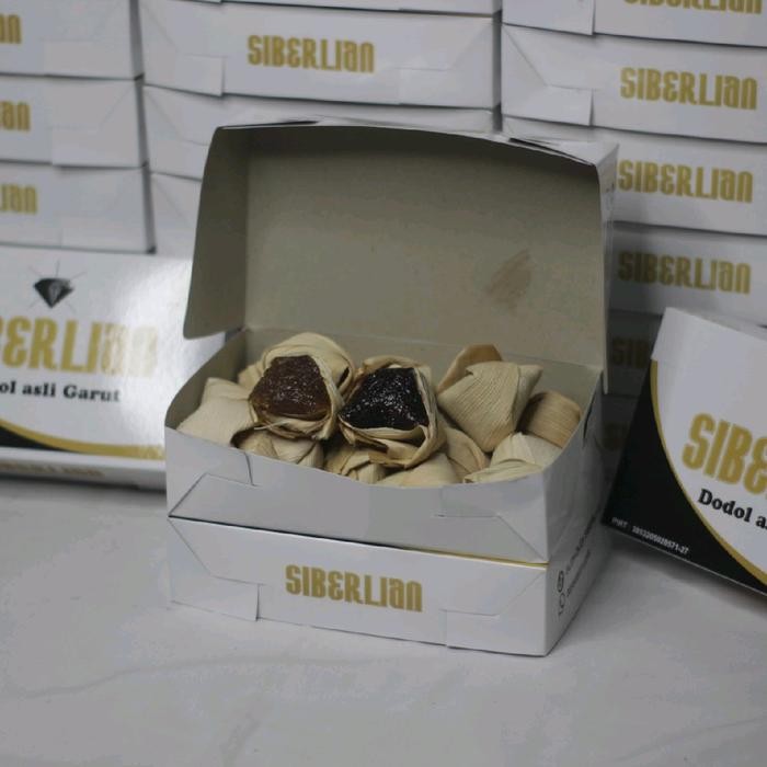 

Wajit ketan hitam Bungkus Daun Jagung 1kg - Camilan Khas Indonesia - Makanan Manis Chocolate Food