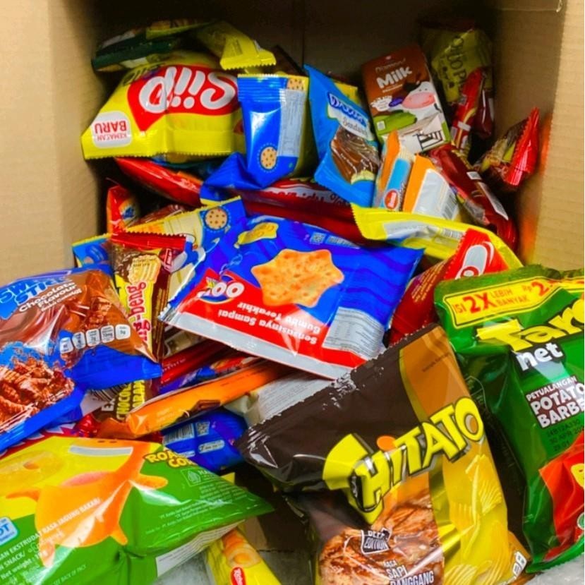 

Andrianbijaksana Paket Snack Isi 80 Pcs - Hamper Bingkisan Cemilan Snack - Paket