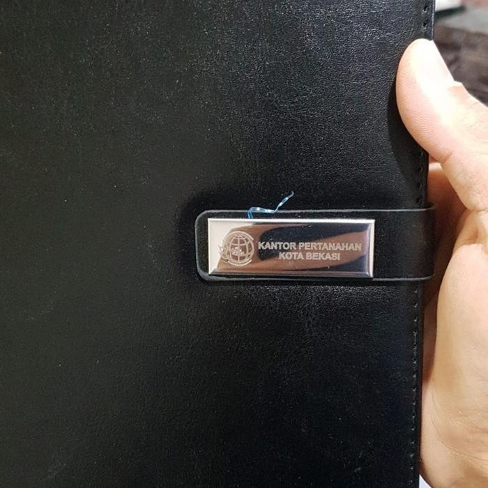 

Cetak Grafir Agenda Ag 08 / Buku Memo Notes Souvenir Promosi #Gratisongkir