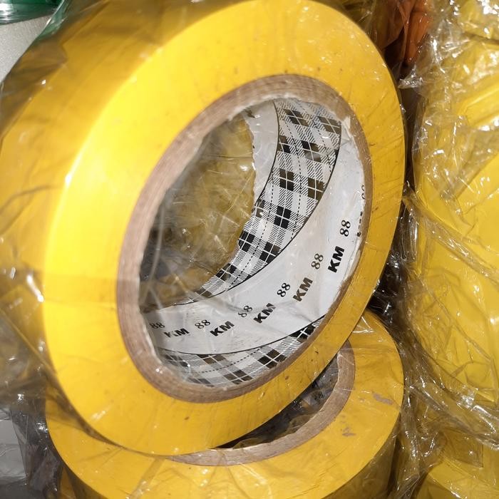 

KM88 Floor Marking Tape Lantai.48mm x 33m.yellow