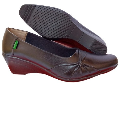 SEPATU PANTOFEL WANITA KICKERS KULIT ASLI ORIGINAL KERJA SEKOLAH FORMAL WARNA HITAM FANTOFEL SLIP ON