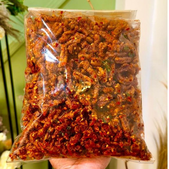 

KERIPIK USUS PEDAS DAUN JERUK 1KG KHAS NGABRET WE!!