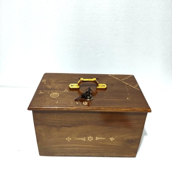 KOTAK AMAL CUKIT KAYU JATI BESAR Dengan Tutup