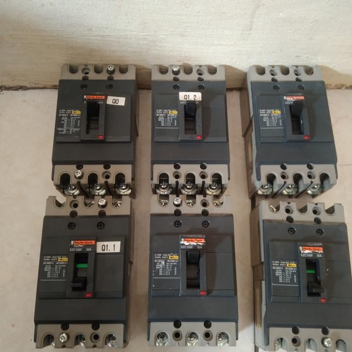 Mccb Schneider Ezc 3P 15A 25A 30A 40A 50A Second Normal