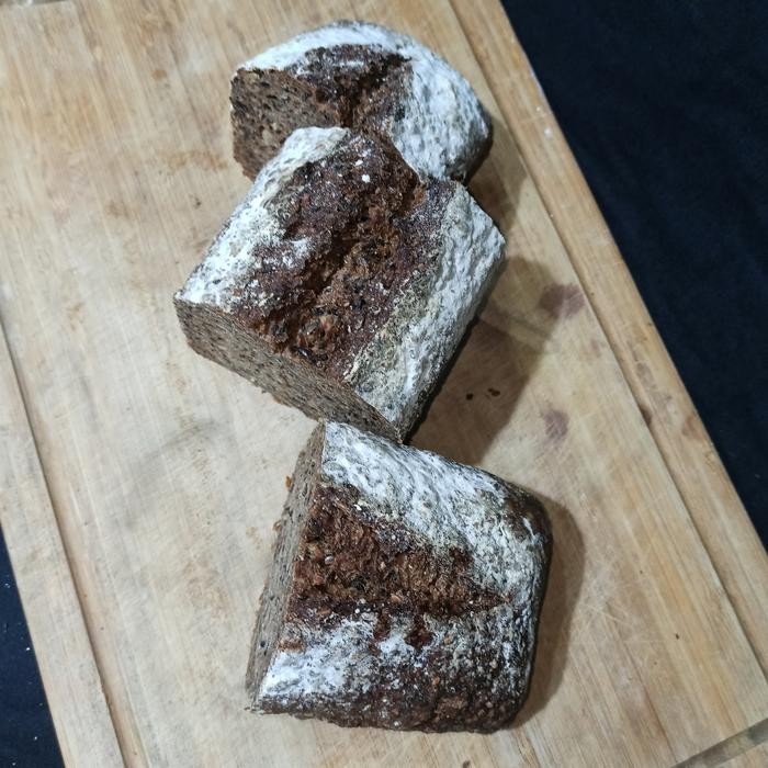 

JTTOP" BLACK RYE BREAD / RYE BREAD / ROTI GANDUM