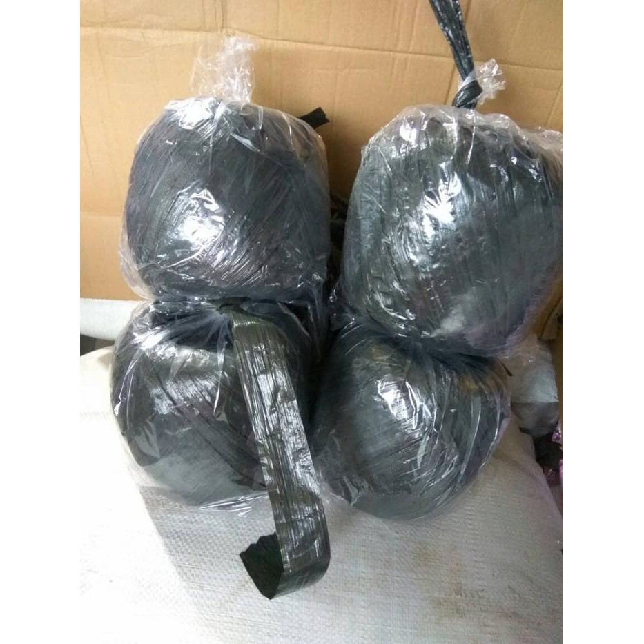 

Neosign - Tali Plastik Hitam 1 Ball Isi 15 Biji-Tali Rafia Hitam 700Gram ( 7Ons)