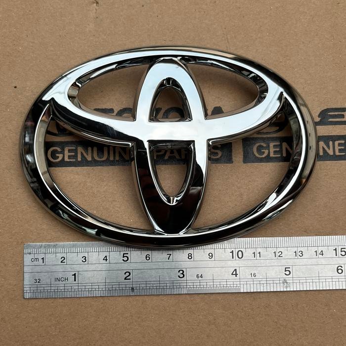 Logo Grill Innova 2008-2015 Garansi Original Asli
