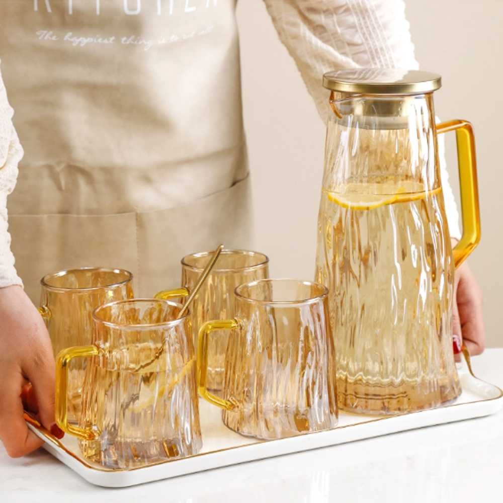 

Teko Kaca Tahan Panas Teko Air 1.8L dengan 4 Cangkir Heat Resistant Glass Pitcher Water Jug 1.8L with 4 Cups Warna Oren