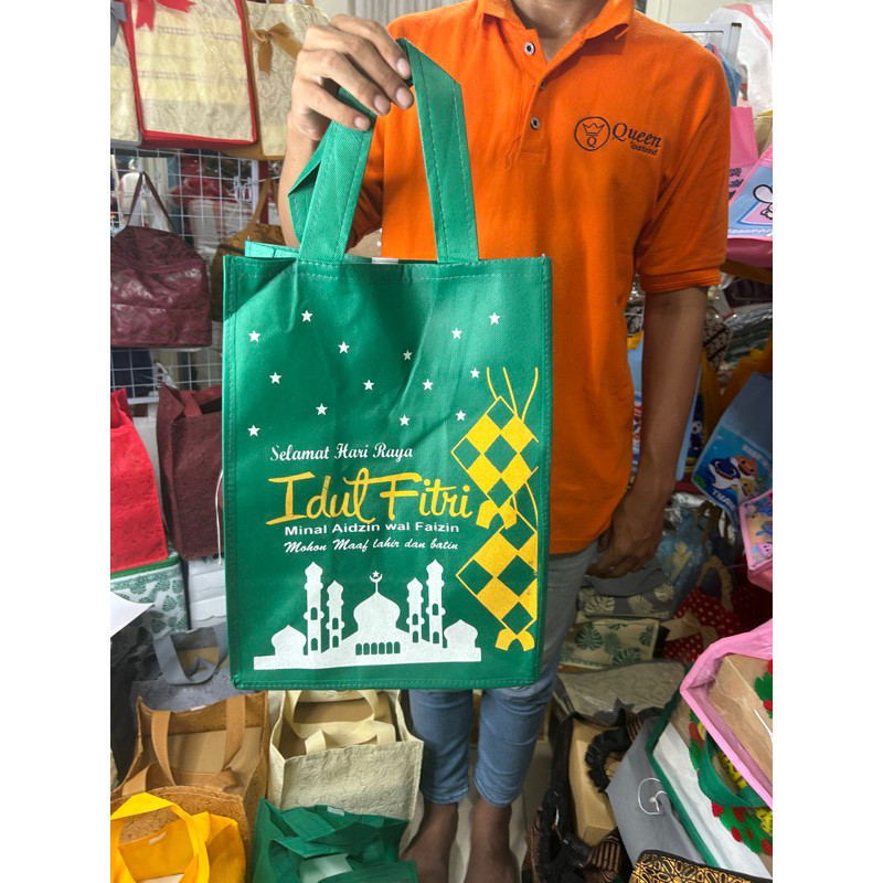 

Lsp HARGA LUSIN ISI 12 BIJI-TAS HAJATAN IDUL FITRI 30x20x40- SUPER PREMIUM TEBAL 100 GSM ORIGINAL
