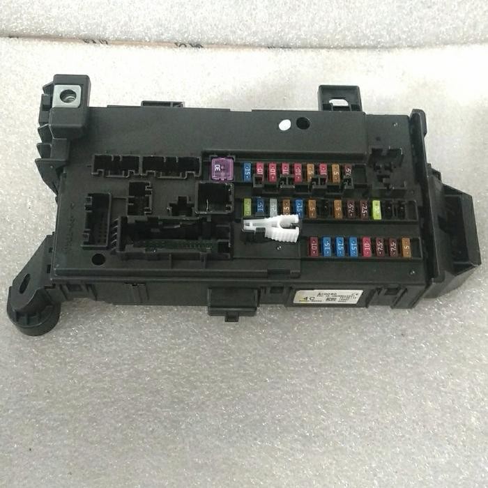 Fuse bok sikring toyota rush terios original 4C 82600-BZ331