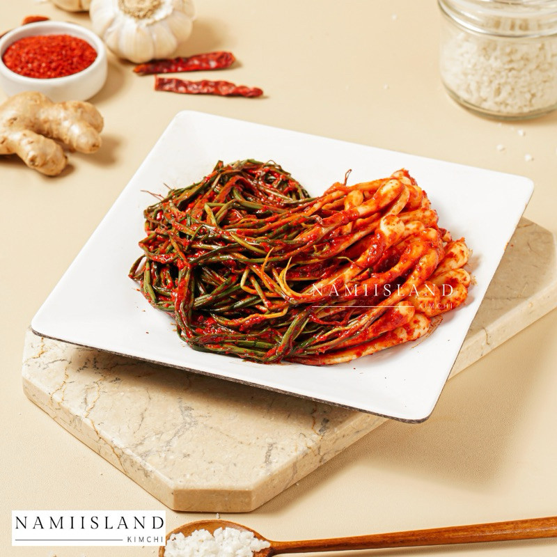 

Terlaris! Kimchi Mix 3 Special 300 gram (lla, Kucai, Lokio)