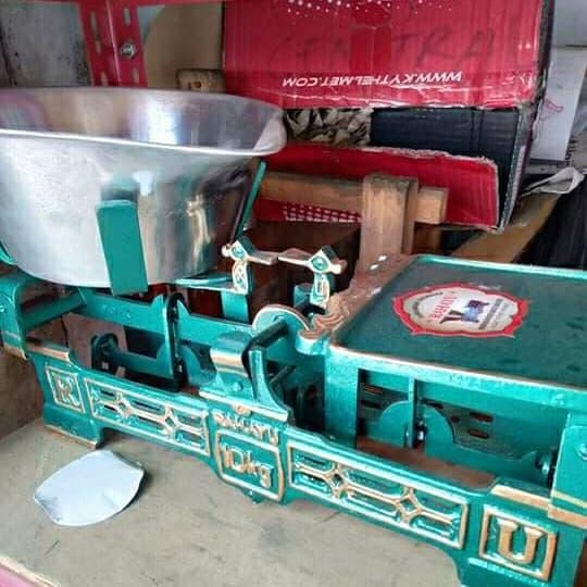 timbangan bebek atau timbangan pasar atau timbangan kodok