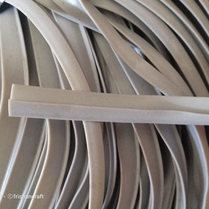 KARET LIS BODYKIT DAN OVER FENDER UNIVERSAL FORTUNER PAJERO INNOVA RUS