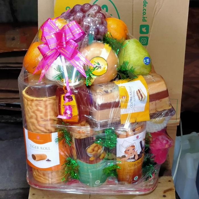 

buah komplit dan kue hola dsn madu alshifand