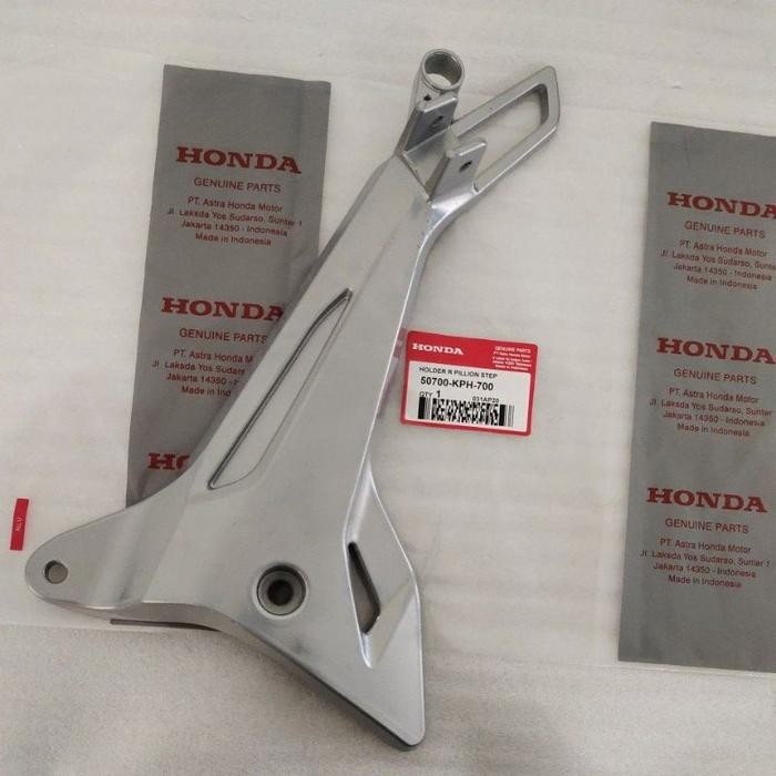 Braket Dudukan Footstep Belakang Kanan Honda Supra X 125 Kharisma Kari