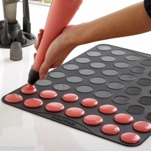

Mastrad Macarons Kit Set 40X30Cm Cake Mould Gratis Ongkir