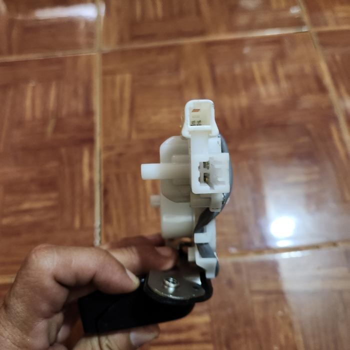 DOOR LOCK PINTU BAGASI HONDA MOBILIO HRV ASLI 1PC