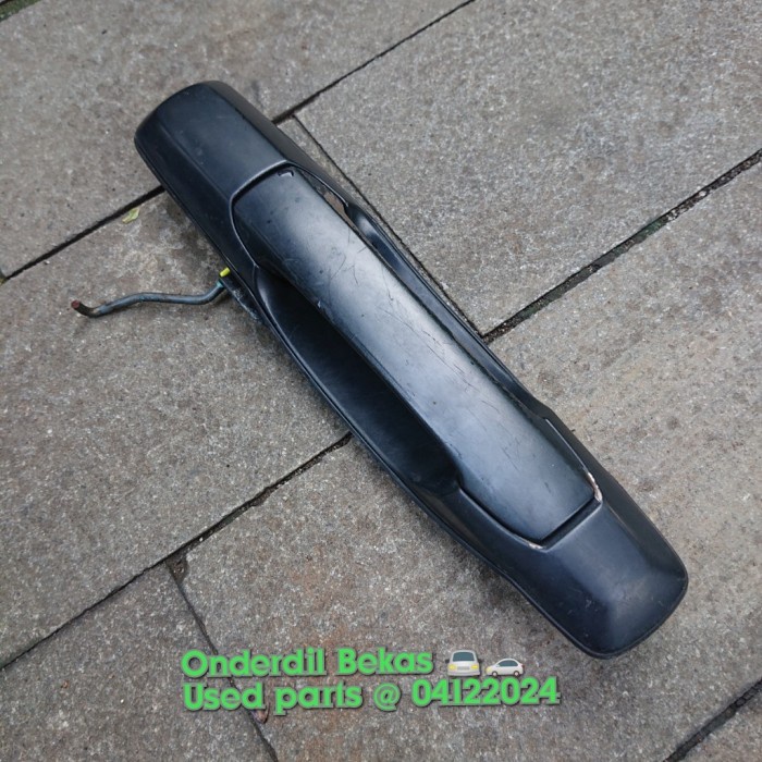 Handle pintu kiri belakang nissan serena c24