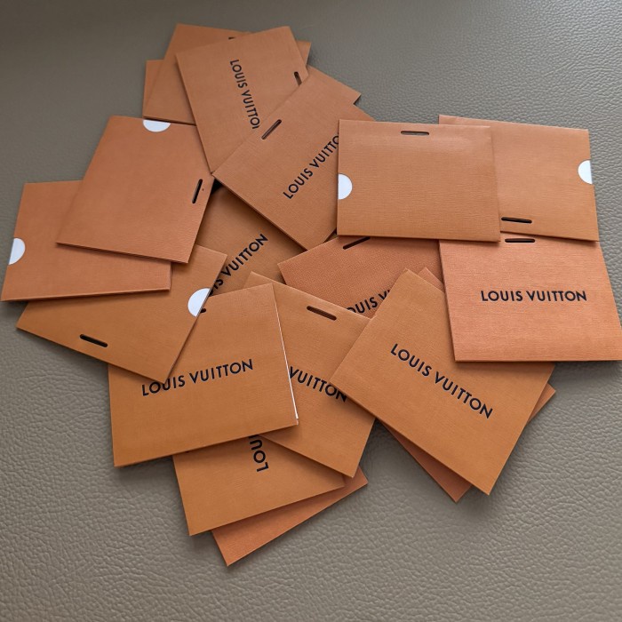 

LV / Louis Vuitton Gift card Kode 957