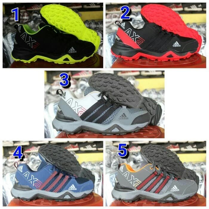 sepatu volly adidas