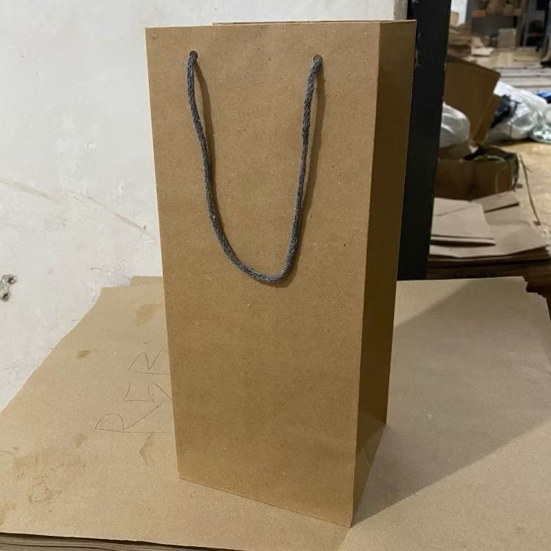 

Paper Bag Coklat Polos Ukuran 14x14x31 {paket 12pcs} |Tas kertas| Tas Kado |Tas Souvenir |Paper bag Hampers