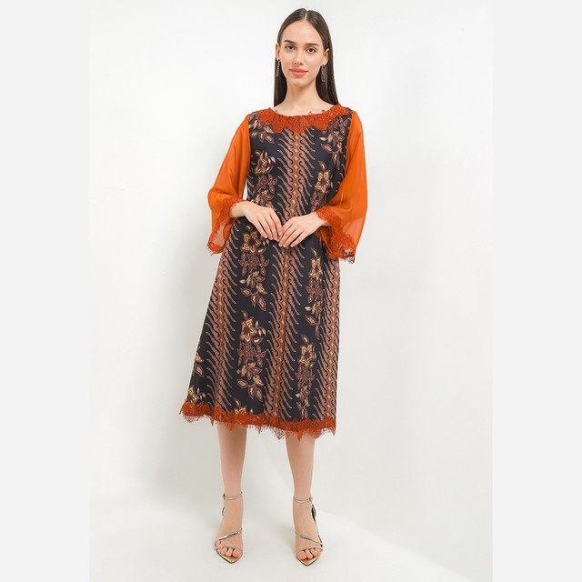 LUIRE by Raden Sirait Ddt Batik Sulur Wanita