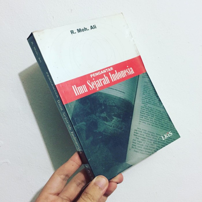 

Pengantar Ilmu Sejarah Indonesia