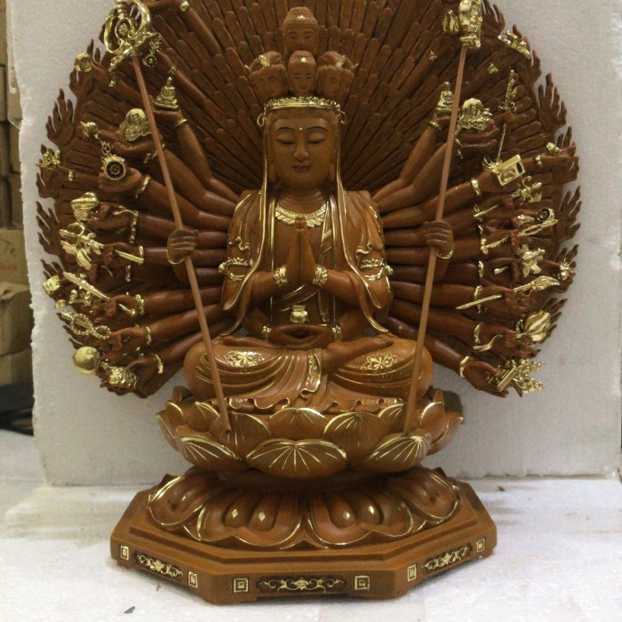 Patung Dewi Kwan Im Tangan Seribu Inso Kwanim 12 In