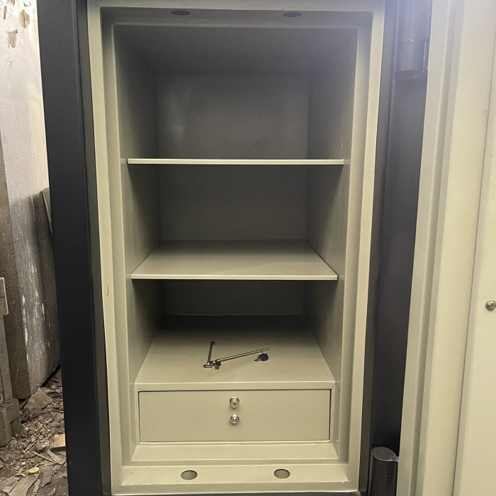 nkas Solingen Dazzle Size 4