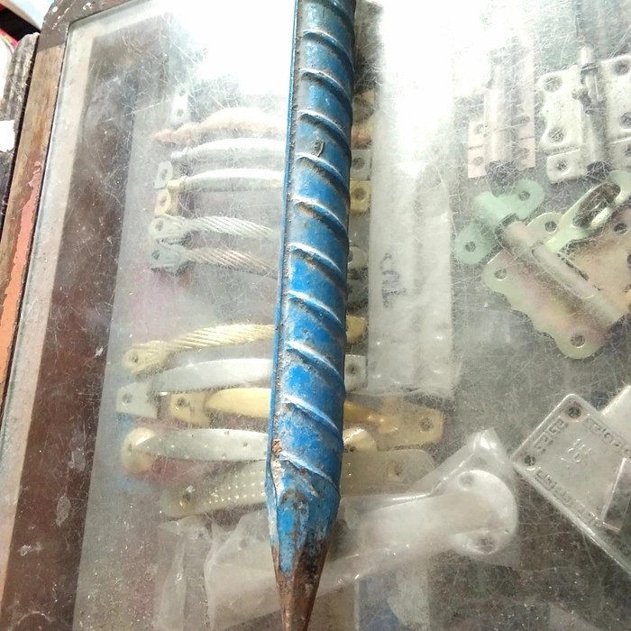 PAHAT BETON BESI ULIR 22 MM/ PAHAT TEMBOK (LANCIP)