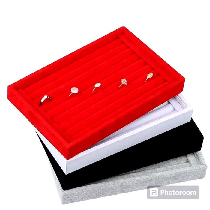 Display Cincin // Nampan Display cincin Beludru Ukuran 25x35cm Abu Merah