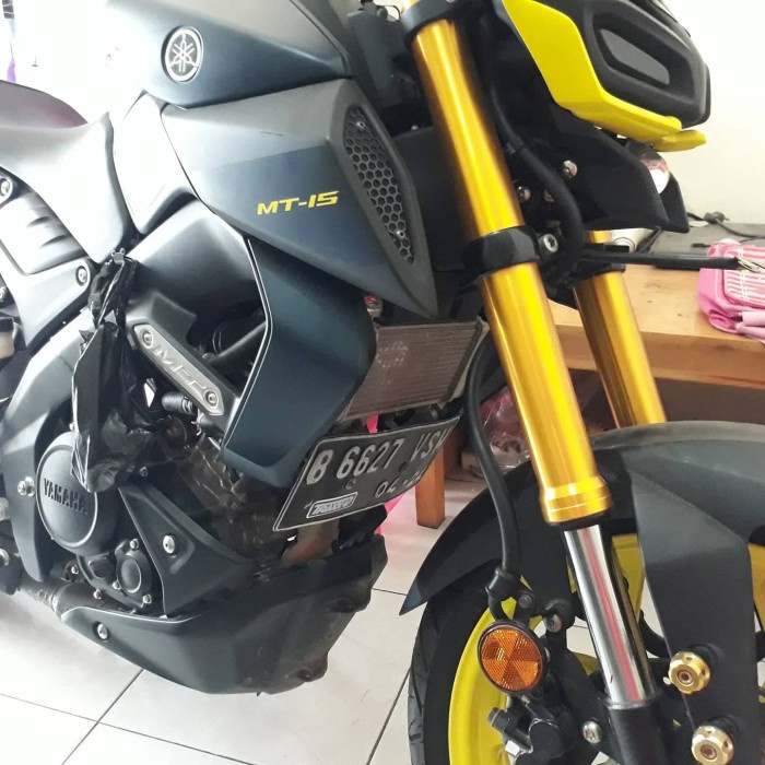 Bracket nopol MT15 bawah radiator
