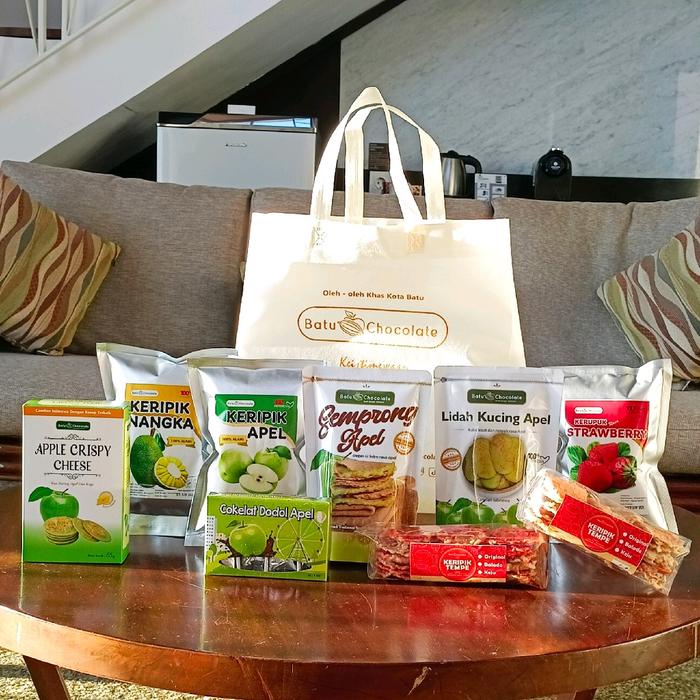 

Wdo - Batu Chocolate Paket Oleh Oleh Seratus Ribu - Bonus Goodie Bag - Oleh Oleh Batu Malang