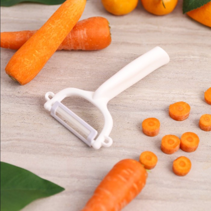 Kohana Ceramic Peeler White