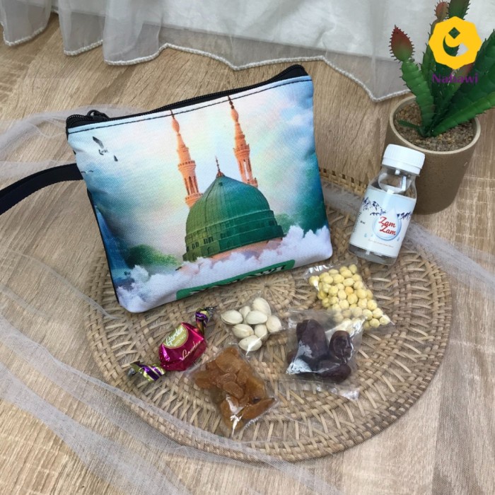 

Paket Hampers Pouch Oleh Oleh Haji Umroh Souvenir Makanan Khas Arab