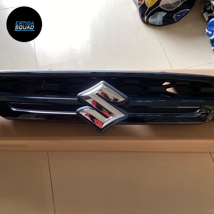 GRILL SUZUKI XL 7 HYBRID