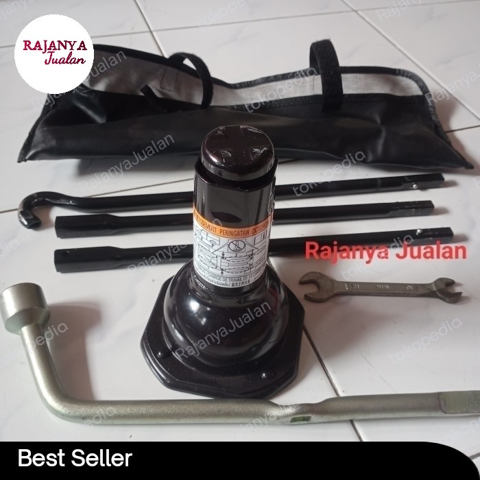 Dongkrak INNOVA REBORN satu set komplit tools TOYOTA