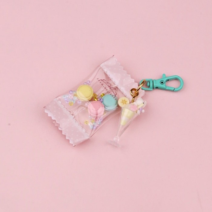 

Terlaris JT Banana Macaron Wraps Mini Keyring SALE