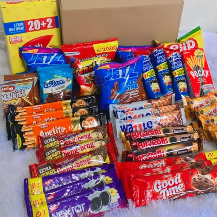 

SALE !!! HAMPERS/SNACK BOX/PAKET SNACK KADO ISI 60 PCS GIFT READYY