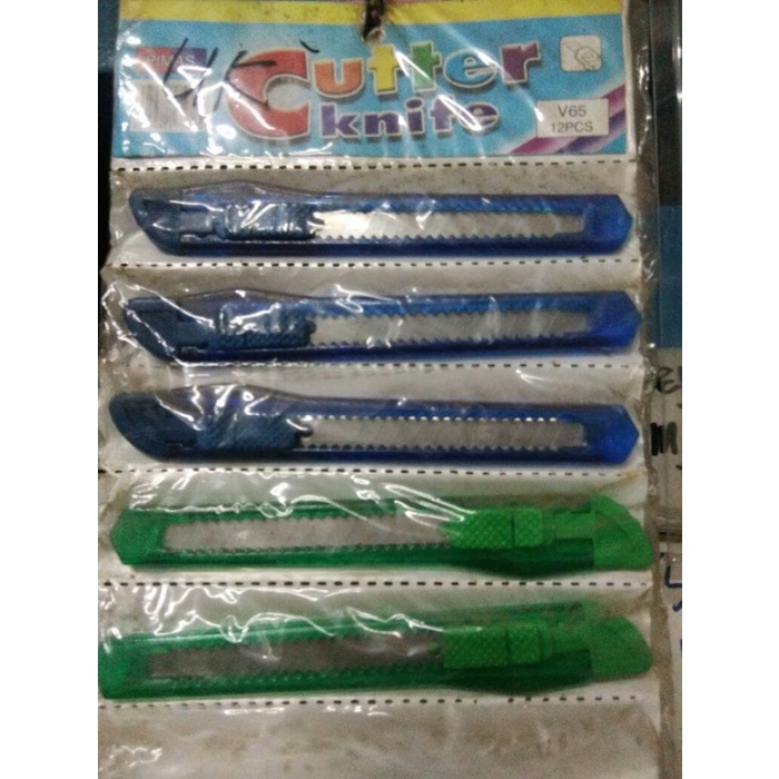 

CUTTER KECIL GAGANG PLASTIK / CUTTER KNIFE
