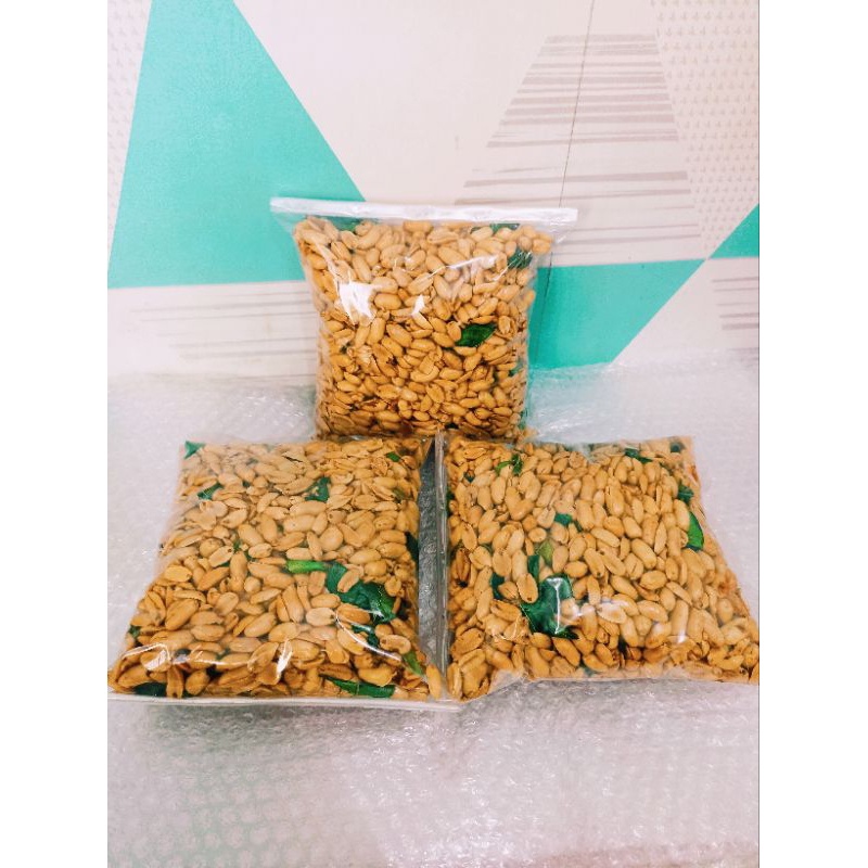 

KACANG BAWANG PREMIUM DAUN JERUK GURIH ENAK 1kg