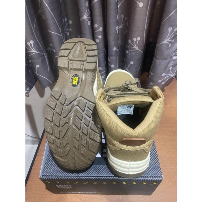 Sepatu Safety Jogger Desert S1P