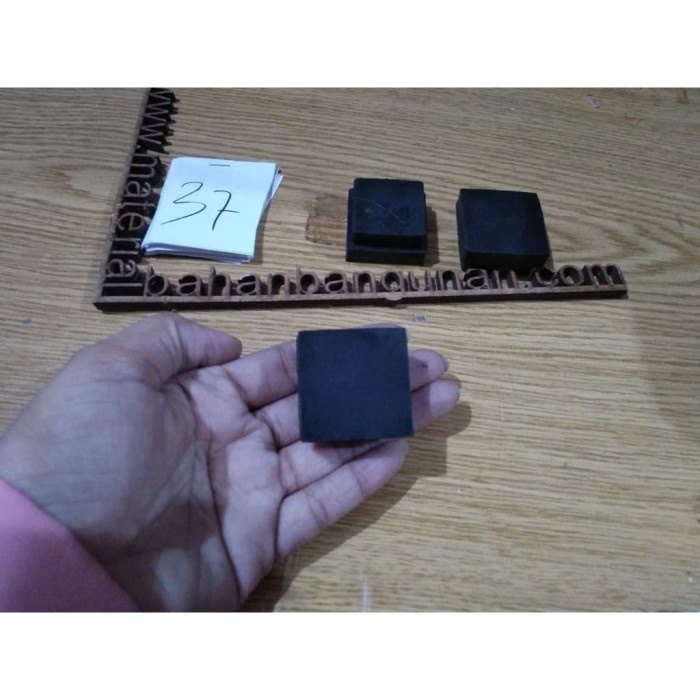 kaki karet meja 3 x 3 cm kaki karet hollo karet furniture karet lemari